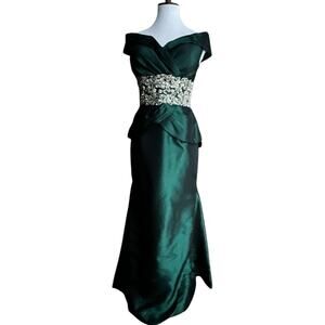 Womens Medium Petite Formal Gown Green Maxi MP Long Dress Crystal Mother of MOB